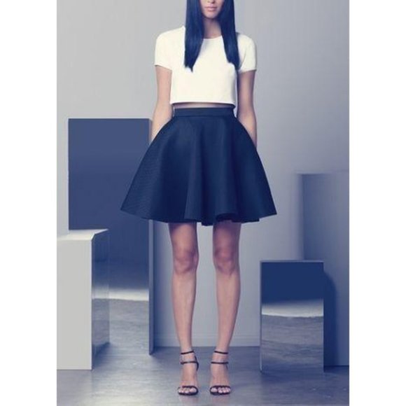 Black Halo Thaimi Skater Flare Mesh Skirt - Picture 4 of 12